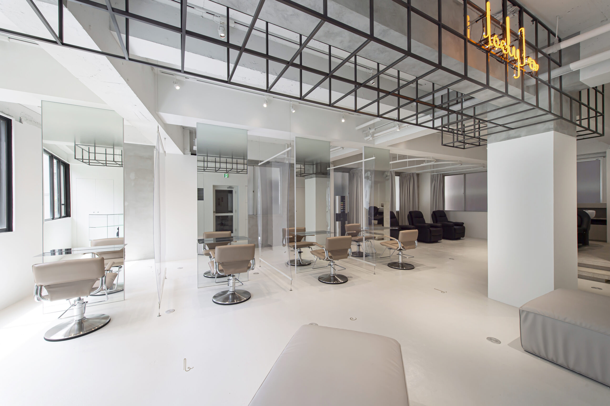 BRIDGE SALON